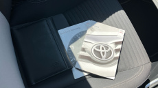 Toyota Yaris 1.5 VVT-i Icon Tech 5dr Petrol Hatchback